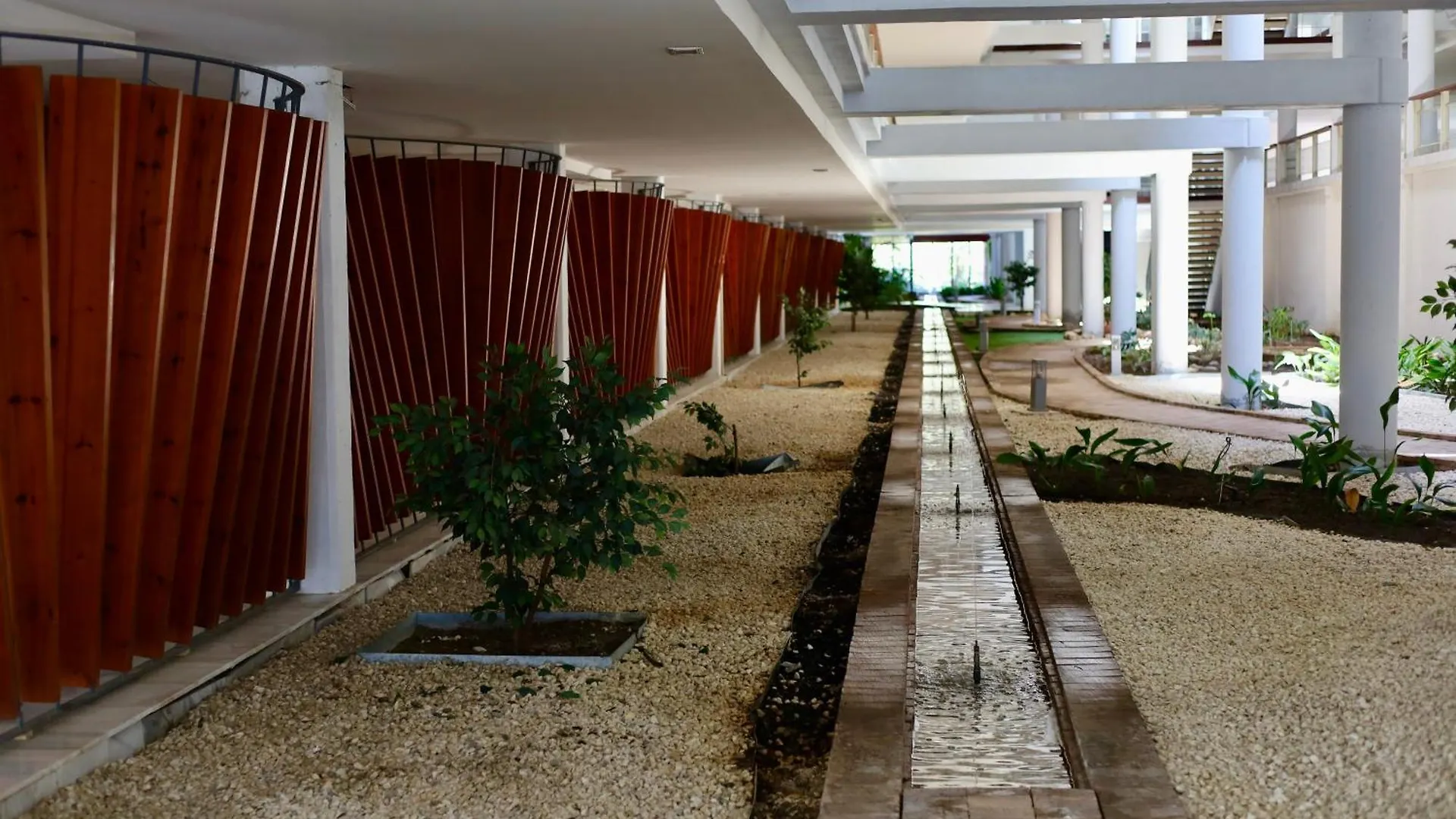 Rentitspain Apartamento Charming Gym, Jacuzzi Y Balcon 埃斯特波纳 公寓